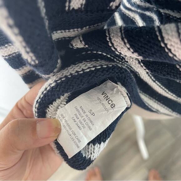 Vince striped linen blue V neck sweater‎ size small - Picture 6 of 7